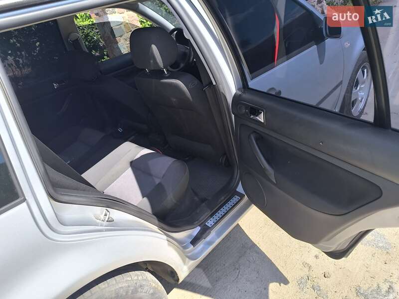 Универсал Volkswagen Golf 2002 в Бердичеве