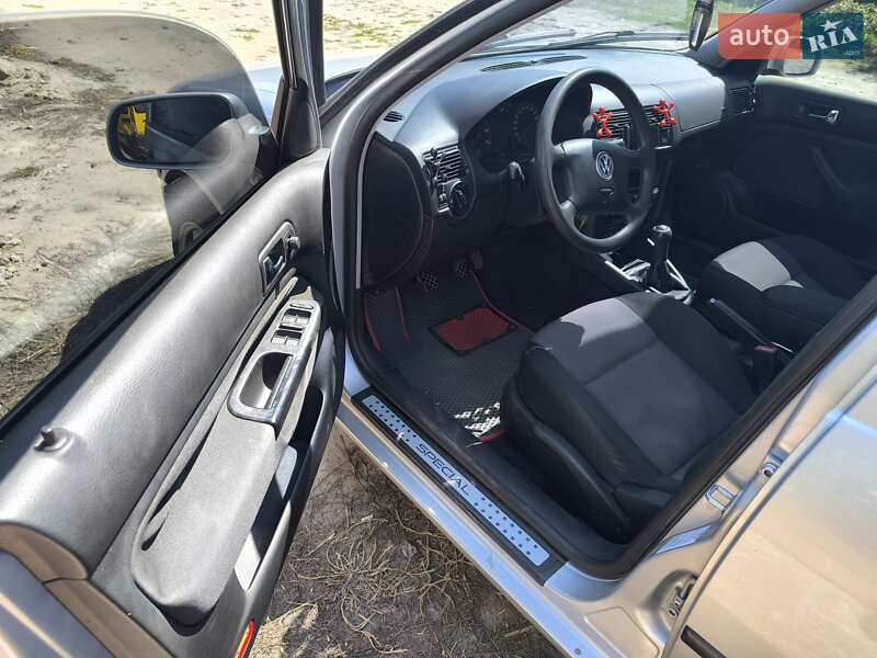 Универсал Volkswagen Golf 2002 в Бердичеве