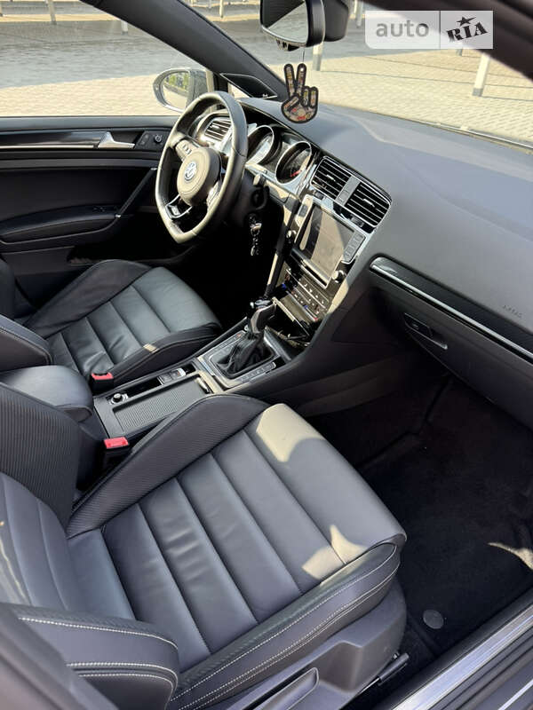 Хэтчбек Volkswagen Golf 2013 в Киеве