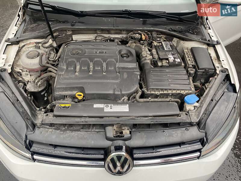 Універсал Volkswagen Golf 2018 в Рівному
