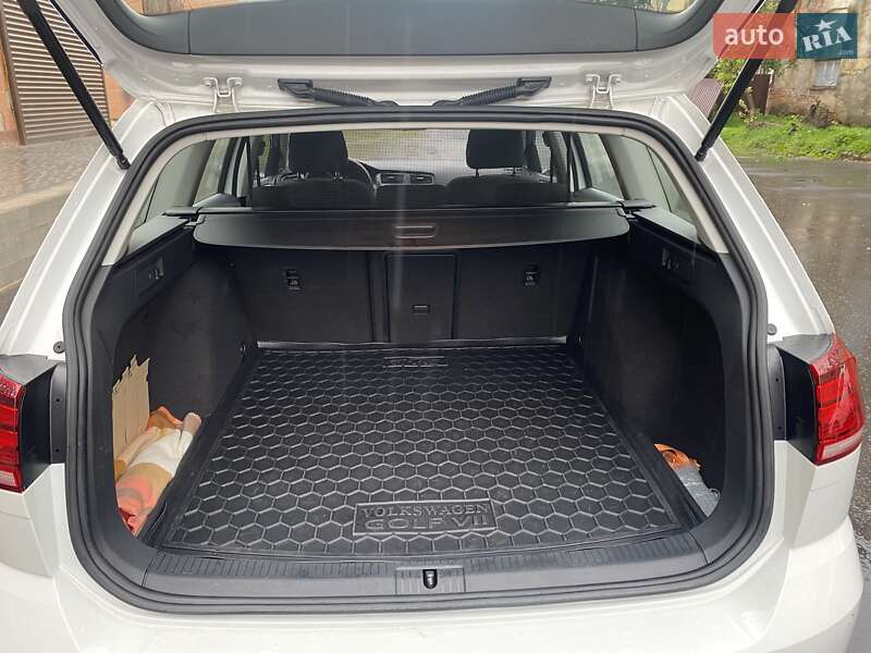 Універсал Volkswagen Golf 2018 в Рівному