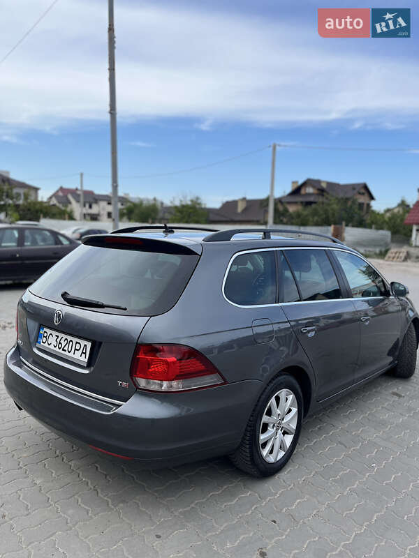 Універсал Volkswagen Golf 2009 в Золочеві