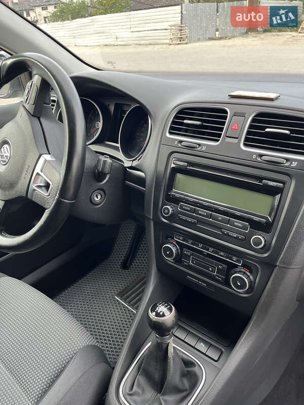 Універсал Volkswagen Golf 2009 в Золочеві