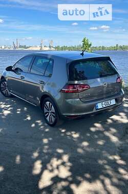 Хетчбек Volkswagen Golf 2016 в Дніпрі