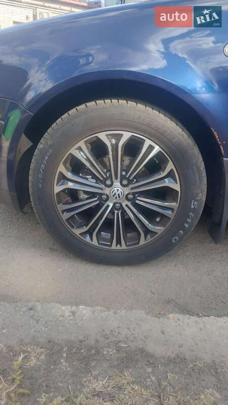 Хэтчбек Volkswagen Golf 2000 в Желтых Водах