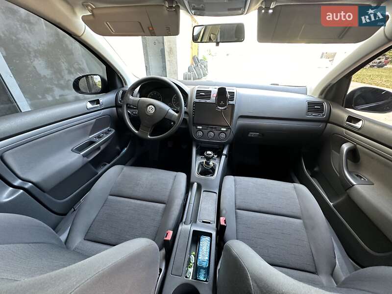 Хэтчбек Volkswagen Golf 2006 в Берегово