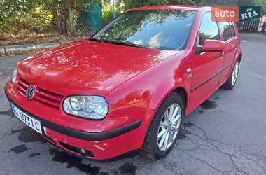 Хетчбек Volkswagen Golf 2001 в 