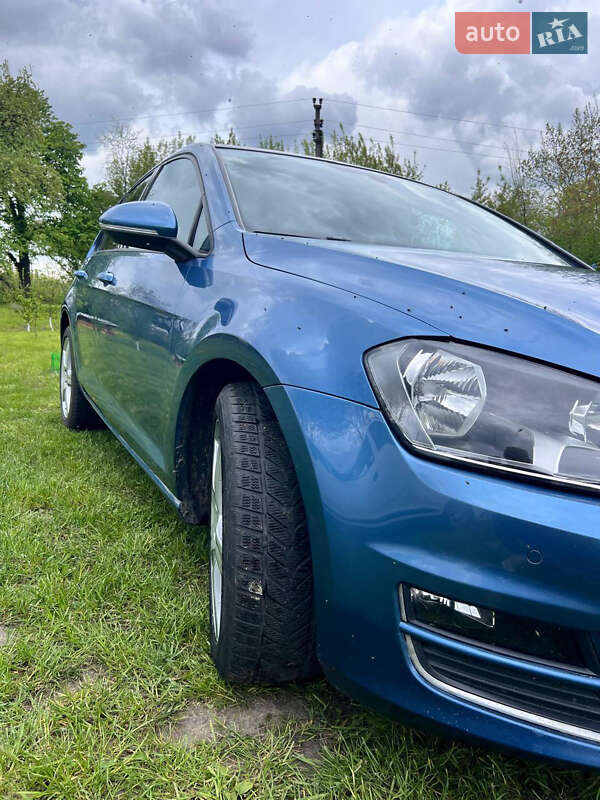 Хетчбек Volkswagen Golf 2013 в Луцьку