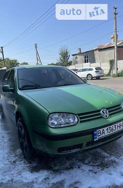 Хэтчбек Volkswagen Golf 1998 в Знаменке