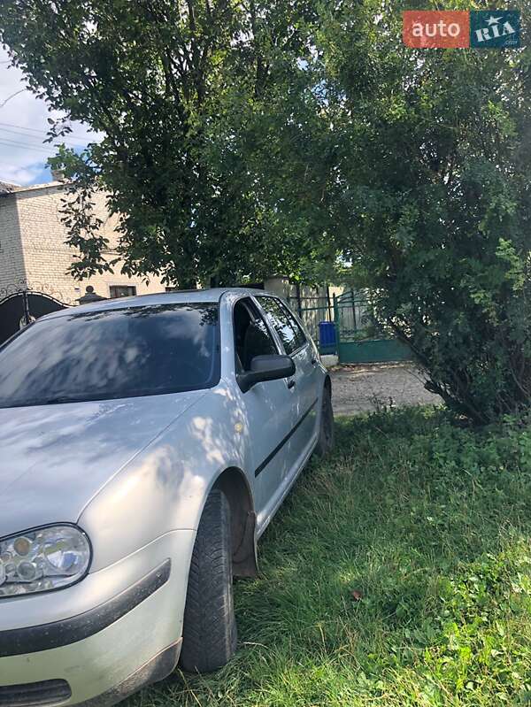 Хетчбек Volkswagen Golf 1999 в Щирце