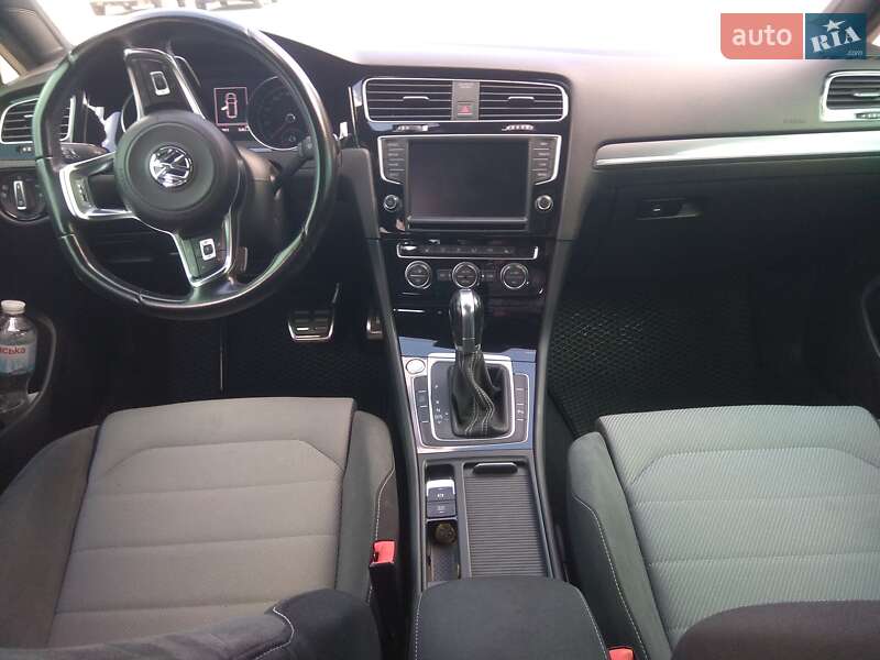 Універсал Volkswagen Golf 2016 в Києві