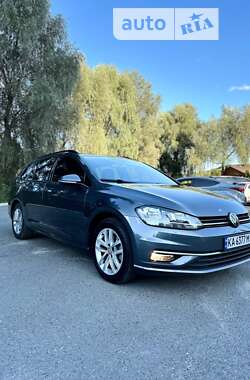 Универсал Volkswagen Golf 2018 в Киеве