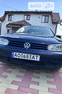 Хетчбек Volkswagen Golf 2001 в Тересві