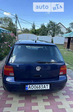 Хетчбек Volkswagen Golf 2001 в Тересві