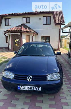 Хетчбек Volkswagen Golf 2001 в Тересві