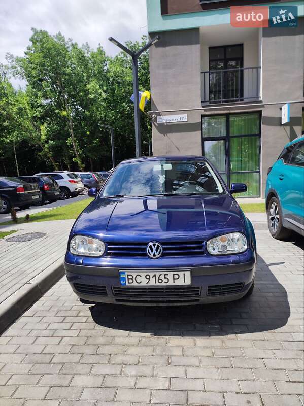 Хэтчбек Volkswagen Golf 2002 в Львове