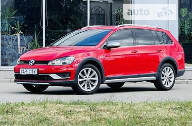 Универсал Volkswagen Golf 2017 в Киеве