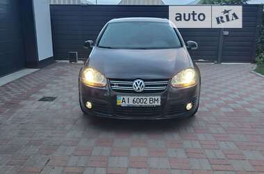 Хетчбек Volkswagen Golf 2008 в Святопетрівське