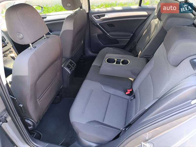 Універсал Volkswagen Golf 2015 в Львові