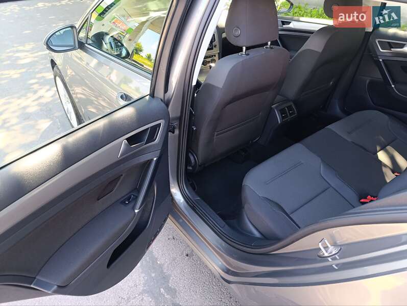 Універсал Volkswagen Golf 2015 в Львові