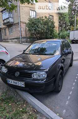 Хэтчбек Volkswagen Golf 2001 в Киеве