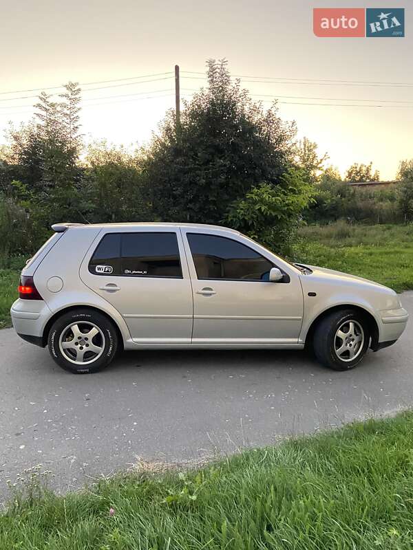 Хетчбек Volkswagen Golf 2000 в Старокостянтинові