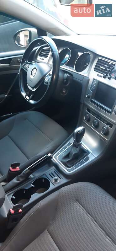 Універсал Volkswagen Golf 2015 в Харкові