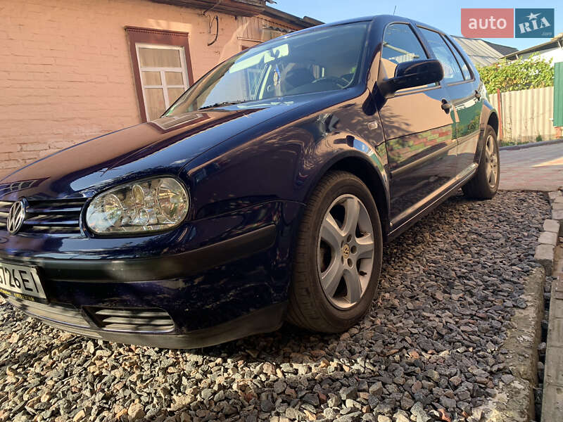 Хэтчбек Volkswagen Golf 2001 в Нежине