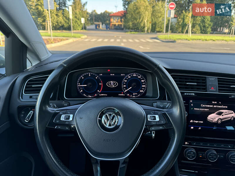 Універсал Volkswagen Golf 2017 в Умані