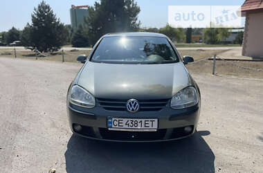 Хетчбек Volkswagen Golf 2004 в Чернівцях