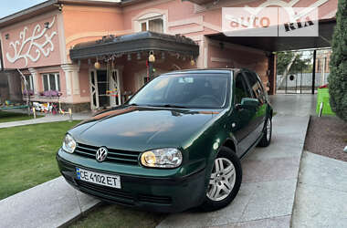 Хэтчбек Volkswagen Golf 2001 в Черновцах