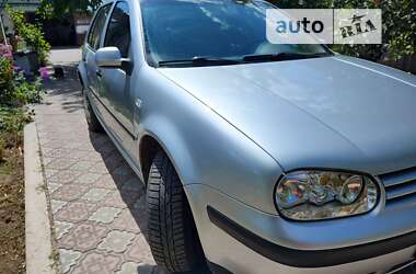 Хэтчбек Volkswagen Golf 2001 в Хороле