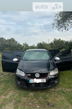 Хэтчбек Volkswagen Golf 2003 в Сторожинце