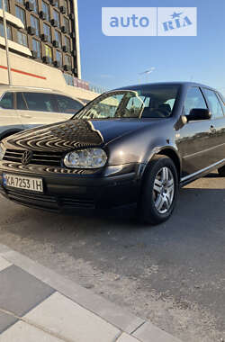 Хэтчбек Volkswagen Golf 2003 в Киеве