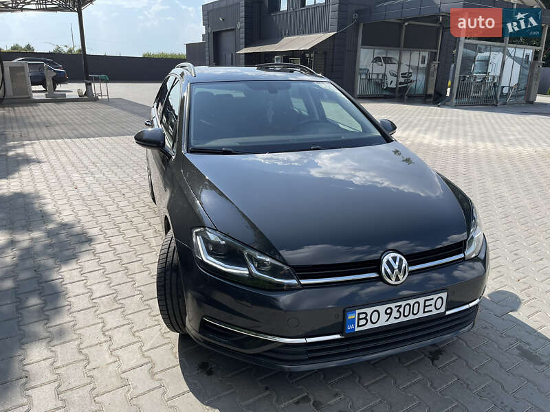 Універсал Volkswagen Golf 2017 в Тернополі
