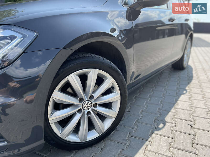 Універсал Volkswagen Golf 2017 в Тернополі