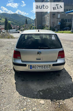 Хэтчбек Volkswagen Golf 1998 в Рахове