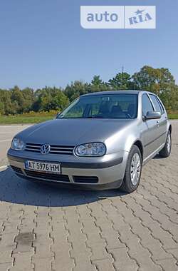 Хетчбек Volkswagen Golf 2002 в Коломиї