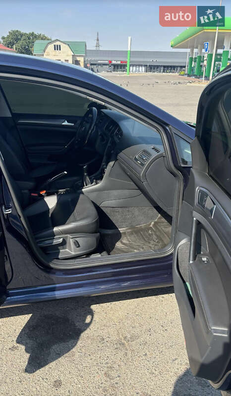 Хэтчбек Volkswagen Golf 2018 в Вознесенске