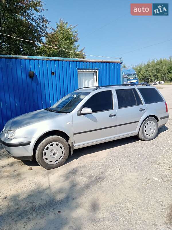 Універсал Volkswagen Golf 2006 в Івано-Франківську