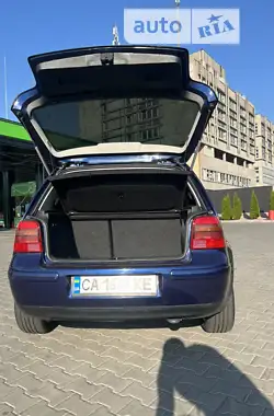 Volkswagen Golf 2002