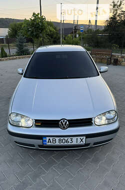 Хетчбек Volkswagen Golf 2003 в Могилів-Подільському