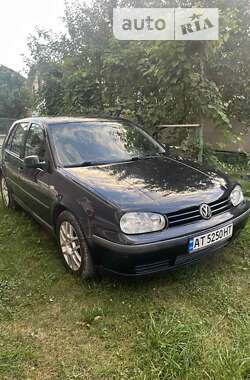 Хэтчбек Volkswagen Golf 2001 в Ивано-Франковске