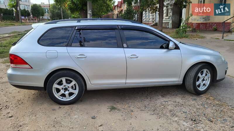 Універсал Volkswagen Golf 2009 в Миколаєві