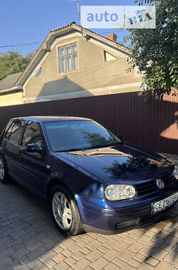 Хэтчбек Volkswagen Golf 2002 в Черновцах