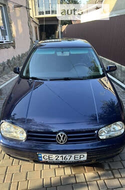 Хэтчбек Volkswagen Golf 2002 в Черновцах