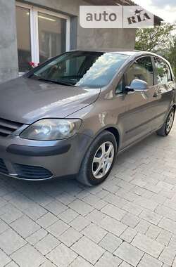 Хэтчбек Volkswagen Golf 2005 в Ивано-Франковске