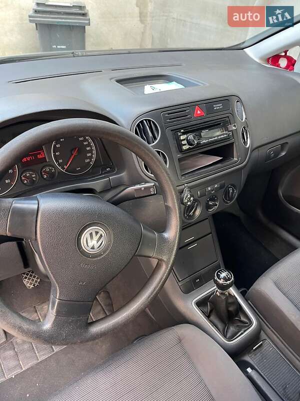 Хетчбек Volkswagen Golf 2005 в Івано-Франківську