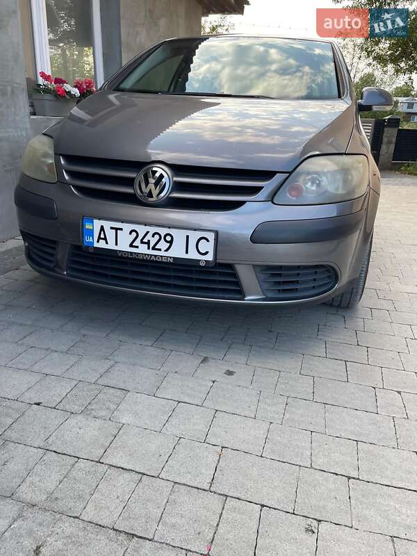 Хетчбек Volkswagen Golf 2005 в Івано-Франківську