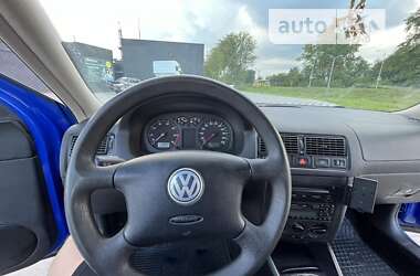 Универсал Volkswagen Golf 2003 в Самборе